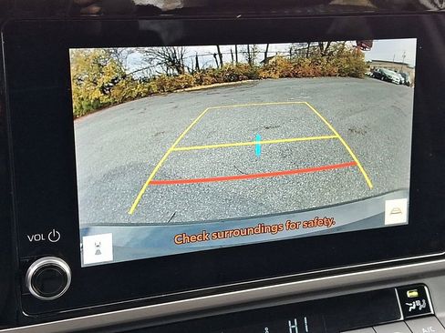 Used 2025 Toyota Camry LE image 19