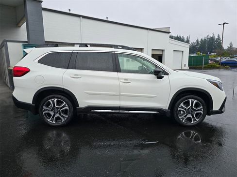 New 2026 Subaru Ascent Limited image 3