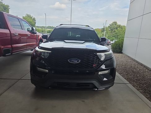 Used 2022 Ford Explorer ST w/ Equipment Group 401A AWD/4WD image 2