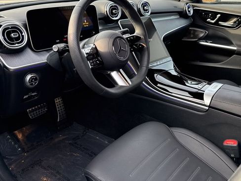 Used 2025 Mercedes-Benz C 300 4MATIC Sedan image 4