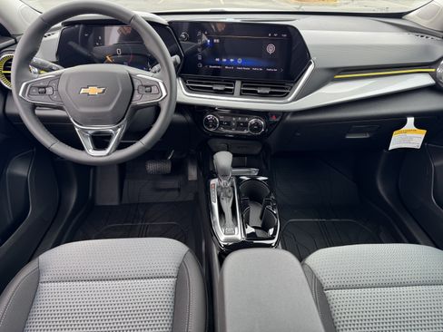 New 2025 Chevrolet Trax LT w/ LT Convenience Package image 16
