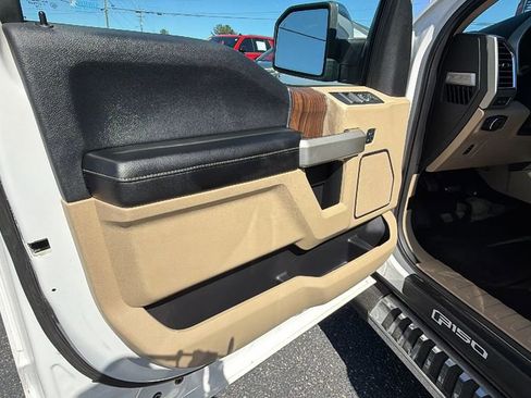 Used 2016 Ford F150 Lariat image 11