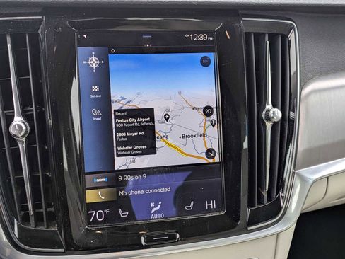 Used 2017 Volvo S90 T6 Momentum w/ Vision Package image 29