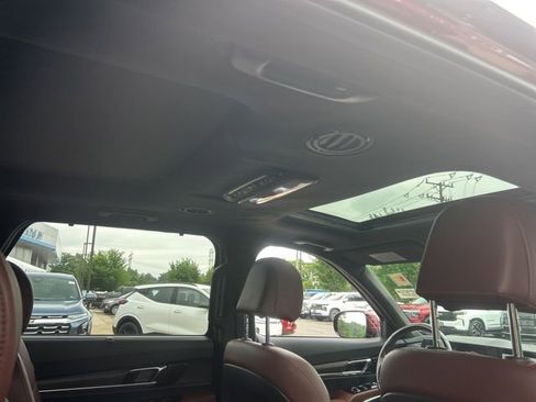 Used 2024 Kia Telluride SX Prestige AWD/4WD image 23