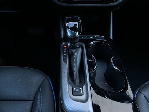 Used 2025 Buick Envista Sport Touring image 21