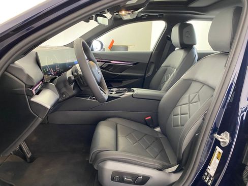 New 2026 BMW 540i xDrive w/ M Sport Package AWD/4WD image 5
