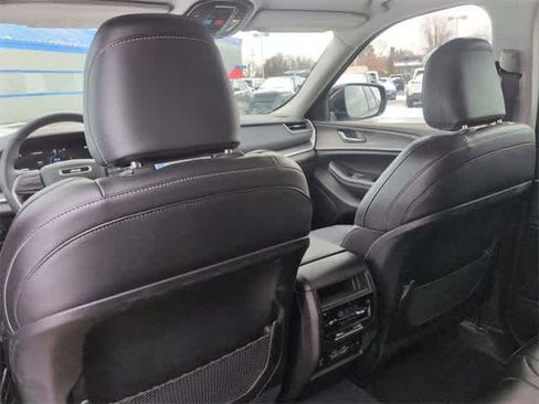 Used 2023 Jeep Grand Cherokee Limited w/ Trailer Tow Prep Group (B) image 18