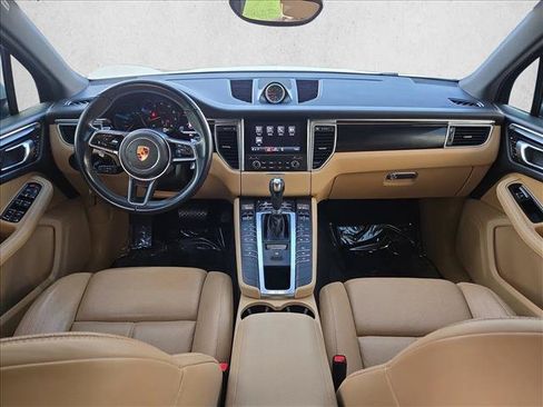 Used 2018 Porsche Macan AWD/4WD image 16