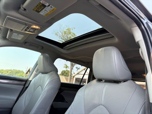 Used 2021 Toyota Highlander Limited FWD image 36