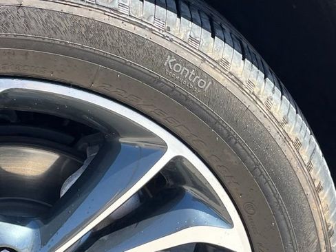 Used 2021 Buick Encore GX Essence image 7