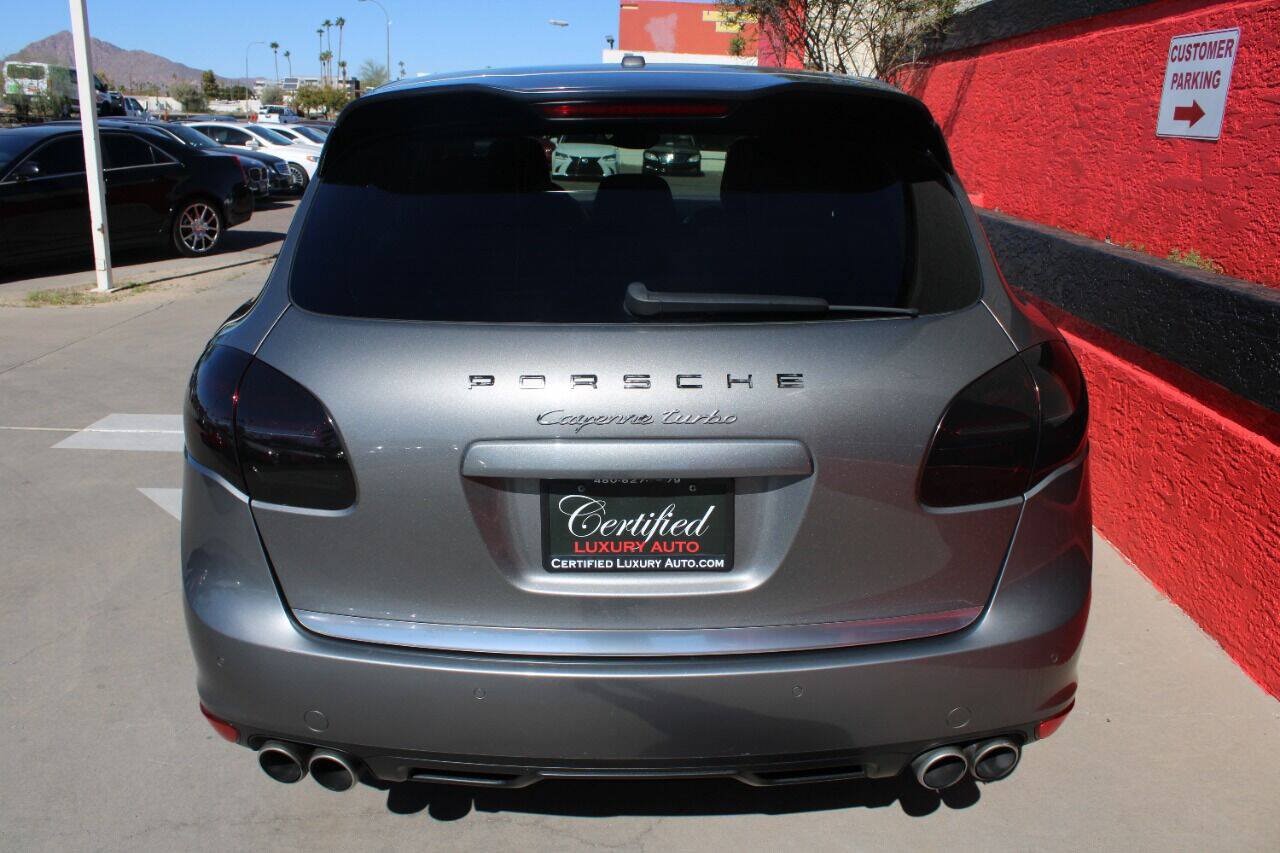 Used 2011 Porsche Cayenne Turbo AWD/4WD image 4
