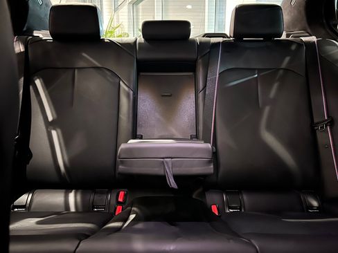 Used 2026 BMW M5 Sedan w/ Carbon Package image 29