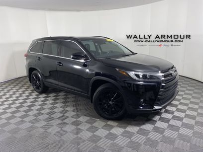Used 2019 Toyota Highlander SE