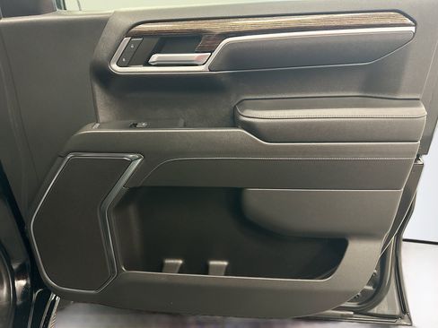 Used 2023 GMC Sierra 1500 Elevation image 30