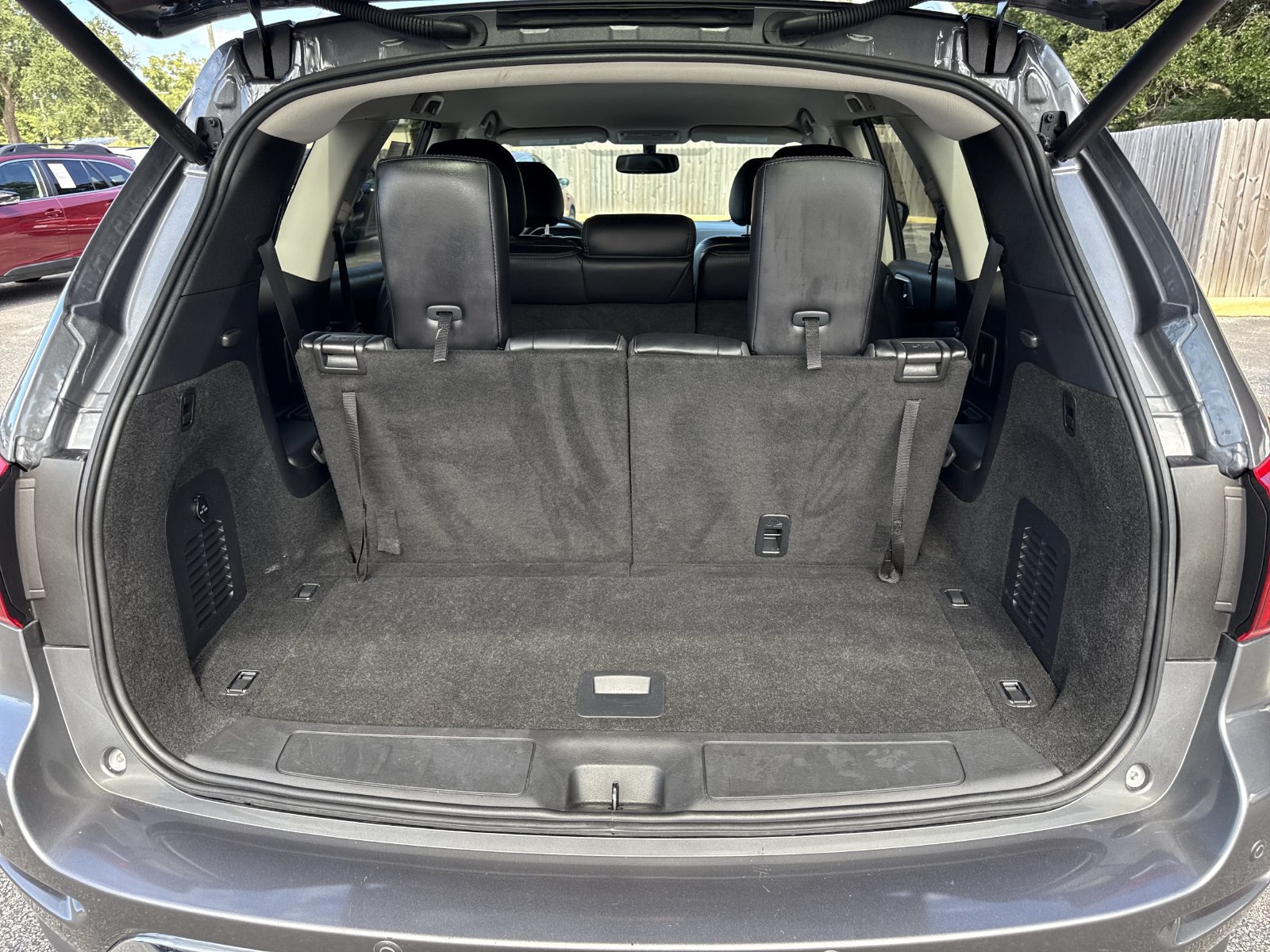 Used 2019 Nissan Pathfinder SL FWD image 33