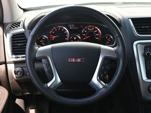 Used 2016 GMC Acadia SLE image 10