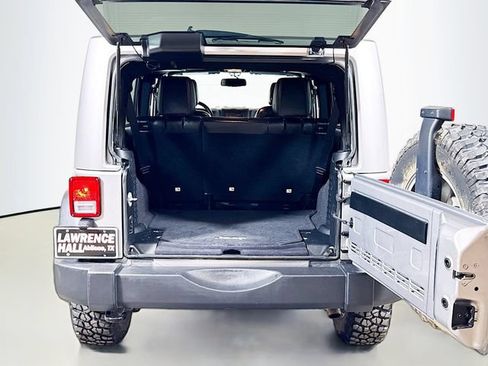 Used 2017 Jeep Wrangler Unlimited Rubicon AWD/4WD image 22