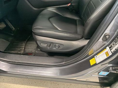 Used 2020 Toyota Highlander XLE image 14