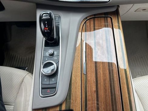 Used 2022 Cadillac Escalade Premium Luxury Platinum w/ LPO, Radiant Package AWD/4WD image 19