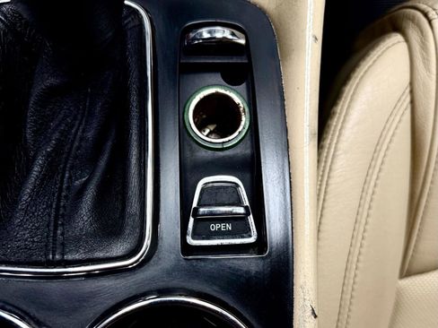 Used 2011 Maserati GranTurismo Convertible RWD image 21
