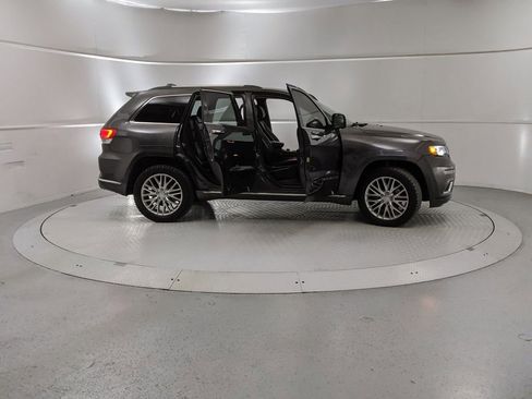 Used 2018 Jeep Grand Cherokee Summit image 8