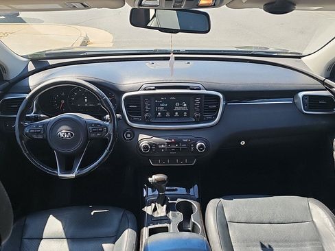 Used 2017 Kia Sorento EX AWD/4WD image 9