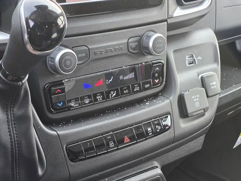 New 2025 RAM ProMaster 2500 w/ Quick Order Package 22G SLT image 16