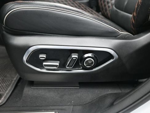 Used 2023 Jeep Grand Cherokee Summit AWD/4WD image 11