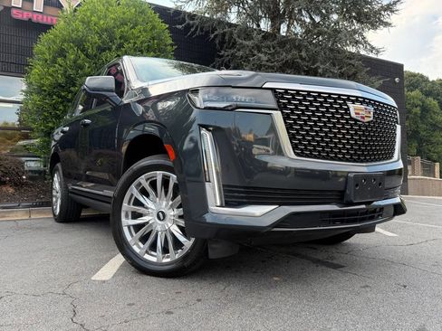 Used 2022 Cadillac Escalade Premium Luxury w/ Performance Package AWD/4WD image 8
