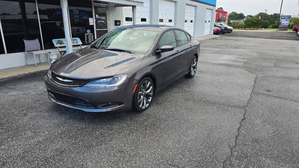 Used 2015 Chrysler 200 S w/ Navigation & Sound Group I AWD/4WD image 2