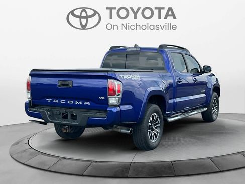 Used 2023 Toyota Tacoma TRD Sport w/ TRD Premium Sport Package AWD/4WD image 5