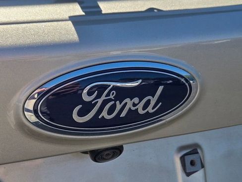 Used 2018 Ford Escape SE w/ Ford Safe & Smart Package AWD/4WD image 13