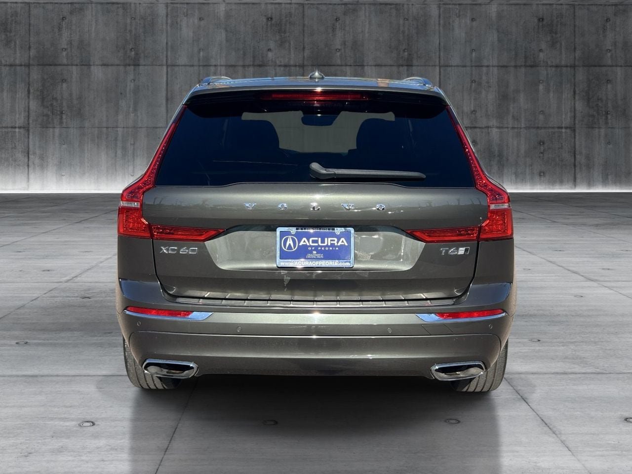 Used 2018 Volvo XC60 T6 Inscription w/ Luxury Seat Package AWD/4WD image 4