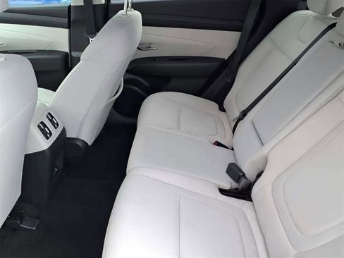 Certified 2025 Hyundai Tucson SEL image 9