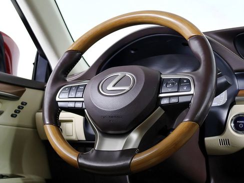 Used 2018 Lexus ES 300h w/ Luxury Package image 30