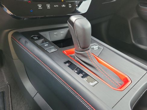 Used 2025 Nissan Kicks SR w/ Illumination Package image 12