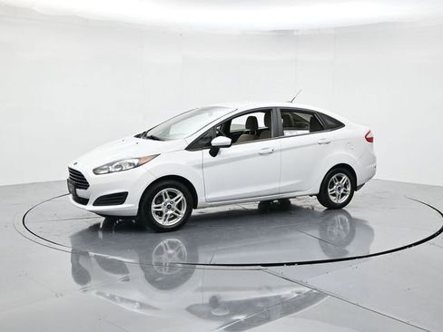 Used 2018 Ford Fiesta SE image 5