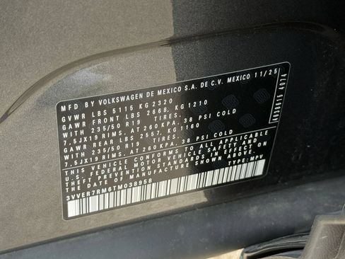 Used 2026 Volkswagen Tiguan SE AWD/4WD image 29
