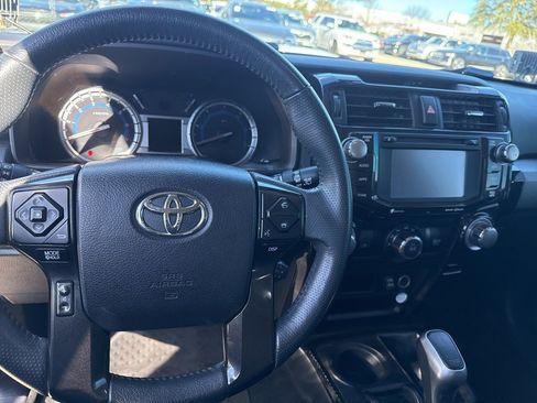 Used 2019 Toyota 4Runner TRD Off-Road Premium image 12