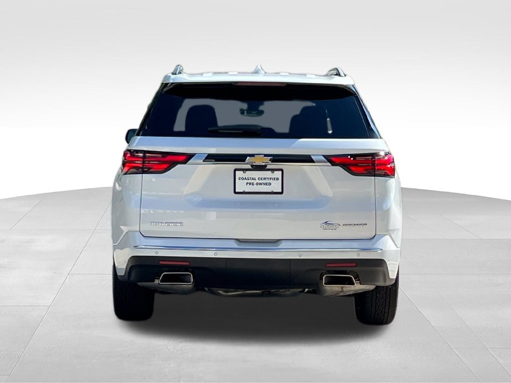 Used 2023 Chevrolet Traverse Premier FWD image 14