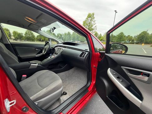 Used 2012 Toyota Prius Three FWD image 18
