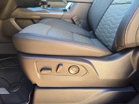 Used 2025 Chevrolet Silverado 1500 ZR2 w/ Technology Package image 17