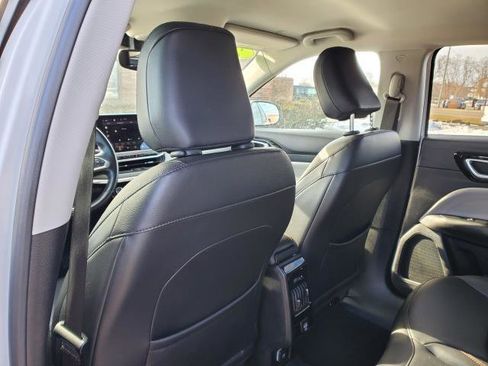 Used 2022 Jeep Compass Limited image 25