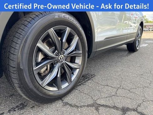 Certified 2023 Volkswagen Tiguan SE w/ Panoramic Sunroof Package AWD/4WD image 7