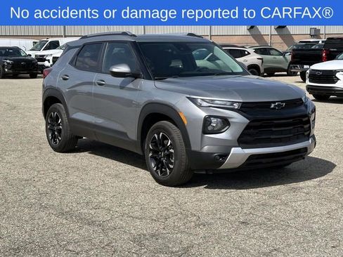 Certified 2023 Chevrolet TrailBlazer LT w/ LPO, Blackout Package AWD/4WD image 8