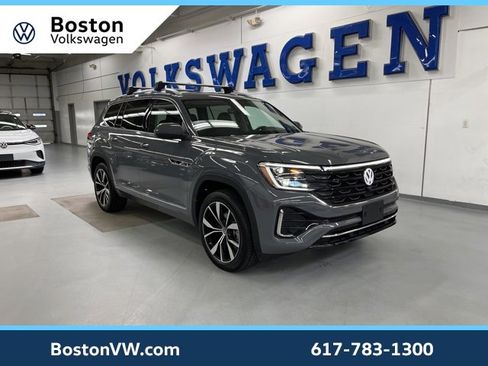 Used 2025 Volkswagen Atlas SEL Premium R-Line image 5