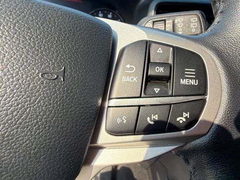 Used 2023 Ford Explorer XLT AWD/4WD image 23