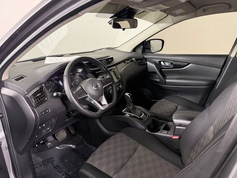 Used 2021 Nissan Rogue Sport SV FWD image 4