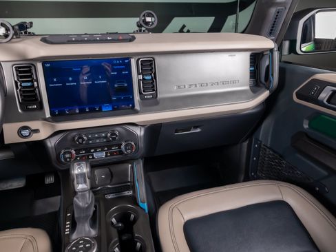 Used 2024 Ford Bronco Wildtrak AWD/4WD image 8