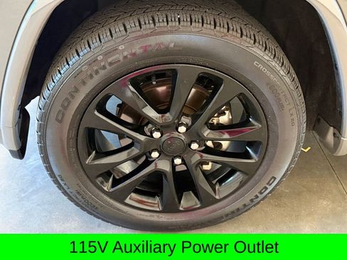 Used 2020 Jeep Grand Cherokee Altitude AWD/4WD image 9